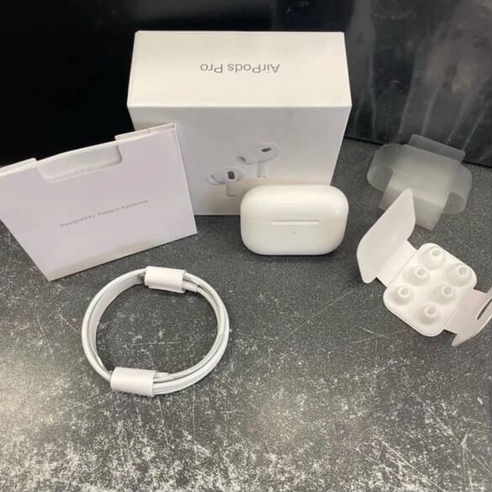 Apple White Wireless Earbuds with Charging Case